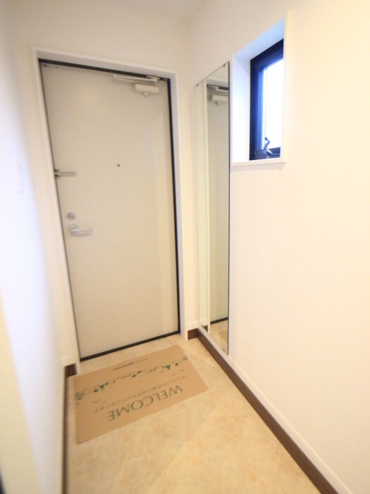 物件内観写真18　(玄関)