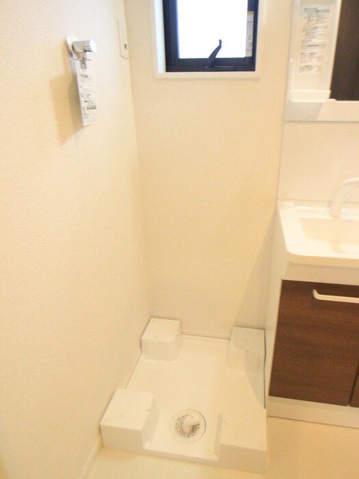 物件内観写真20　(洗濯機置場)