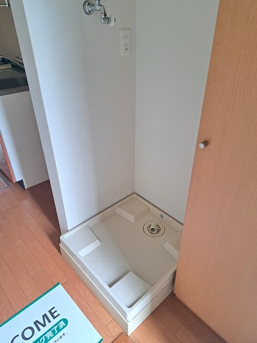 物件内観写真13　(洗濯機置場)