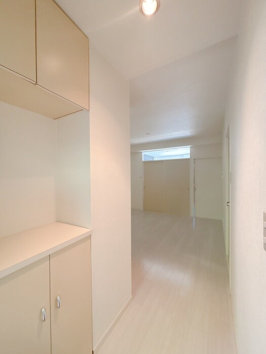 物件内観写真16　(廊下)