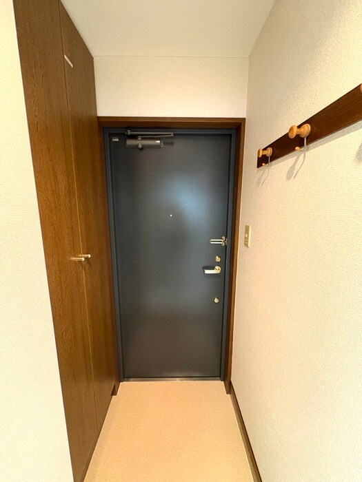 物件内観写真14　(玄関)
