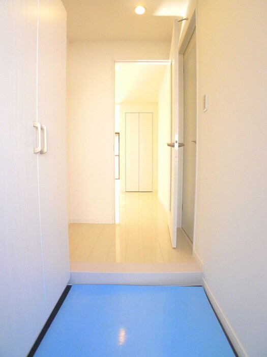 物件内観写真16　(玄関)