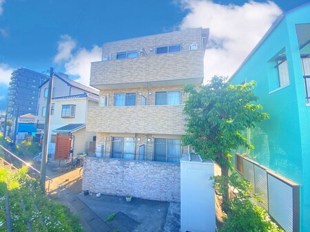 ＣＡＳＡ　ＤＥ　ＬＵＮＡ外観写真