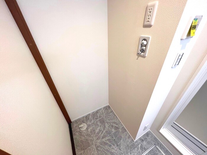 物件内観写真17　(洗濯機置場)