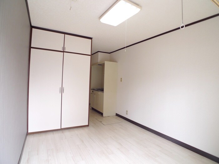 物件内観写真4　(居室)