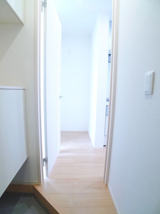 物件内観写真17　(玄関)