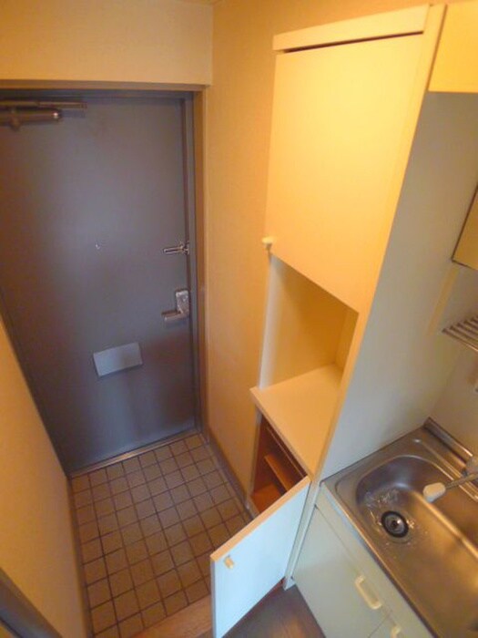 物件内観写真14　(玄関)