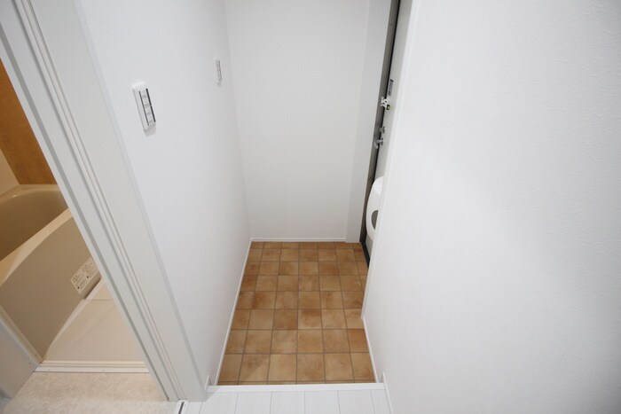 物件内観写真15　(玄関)