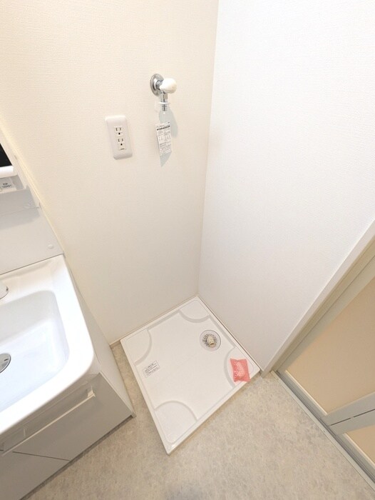 物件内観写真14　(洗濯機置場)