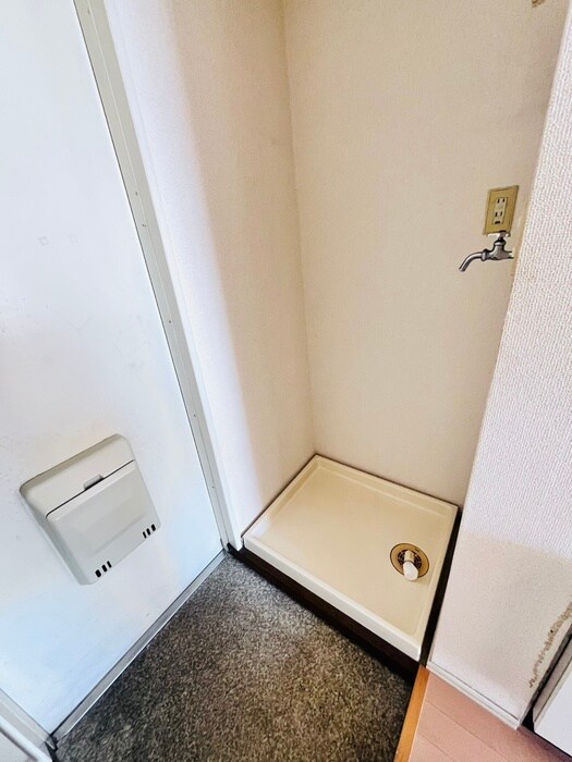 物件内観写真18　(洗濯機置場)