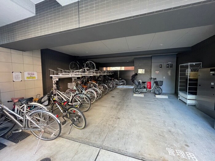 物件外観写真5　(駐輪場)