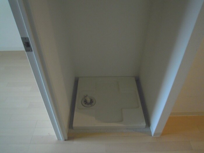 物件内観写真10　(洗濯機置場)