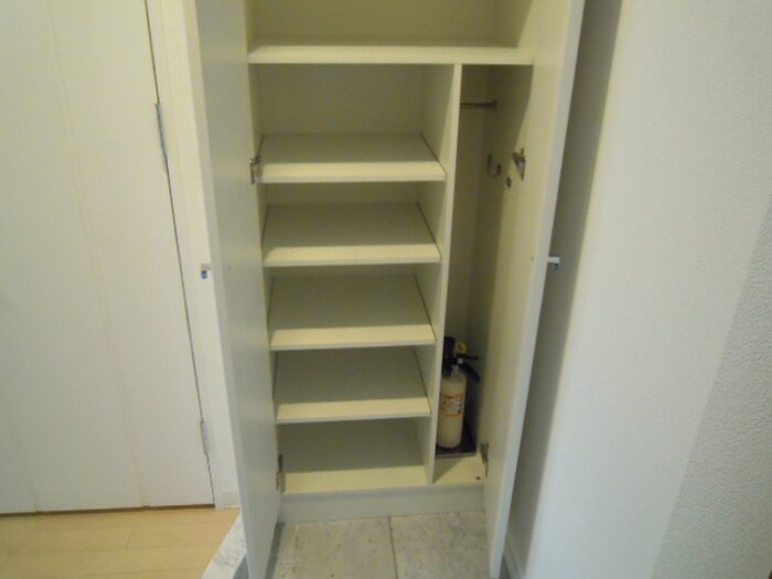 物件内観写真15　(靴箱)