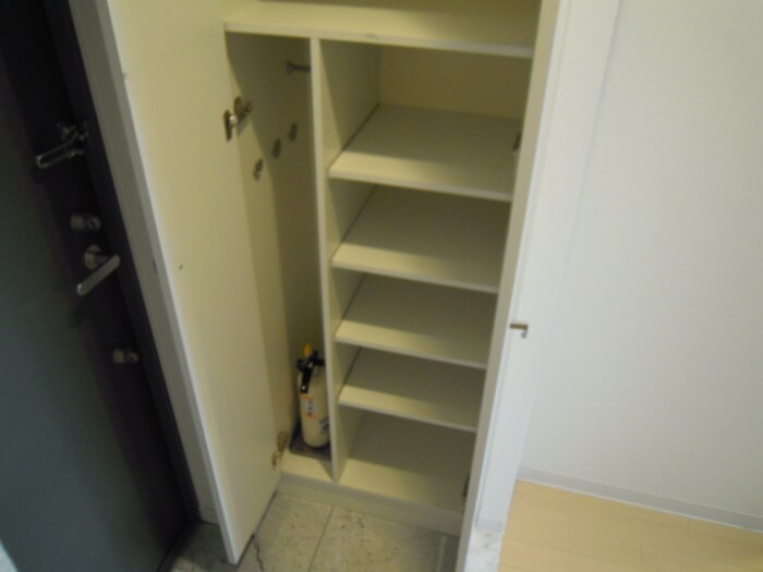 物件内観写真15　(靴箱)