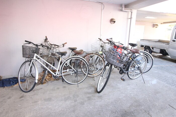 物件外観写真5　(駐輪場)