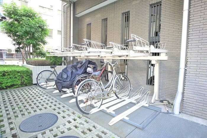 物件外観写真3　(駐輪場)