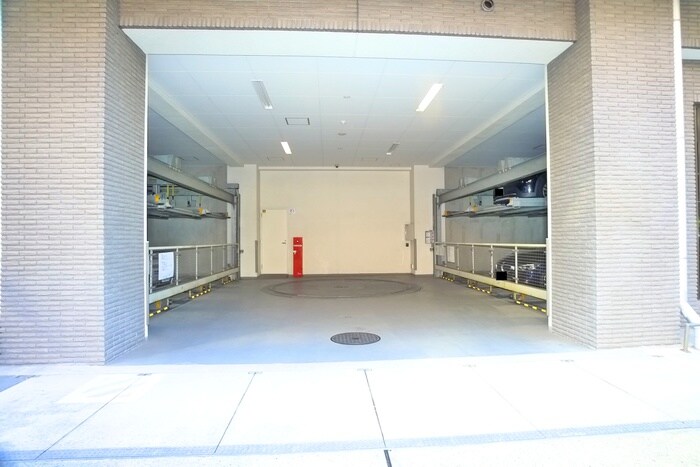 物件外観写真4　(駐車場)