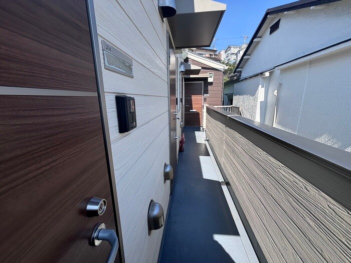 物件外観写真4　(エントランス部分)