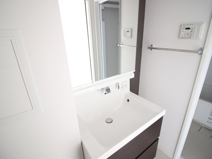 物件内観写真12　(洗面)