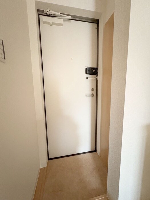 物件内観写真17　(玄関)