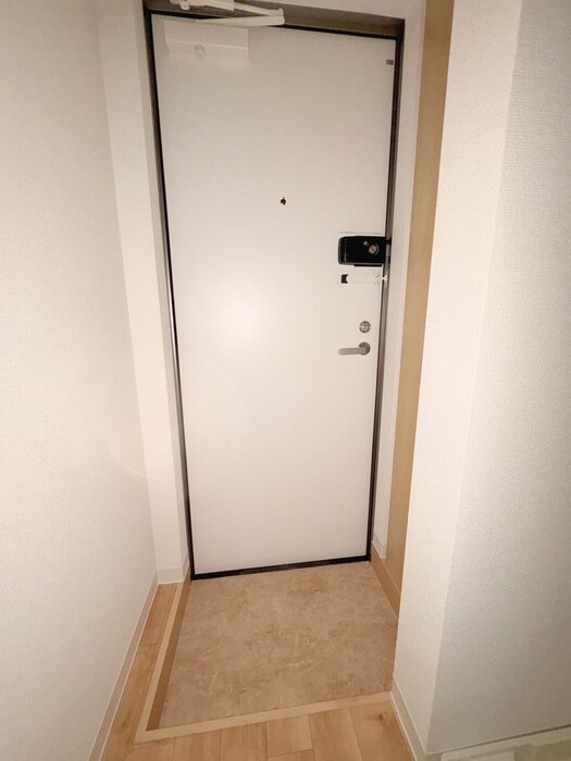 物件内観写真18　(玄関)