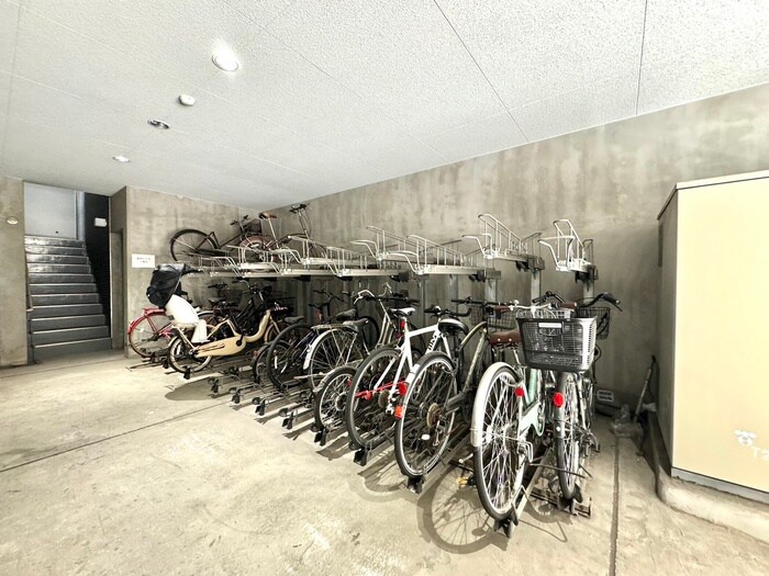 物件外観写真6　(駐輪場)