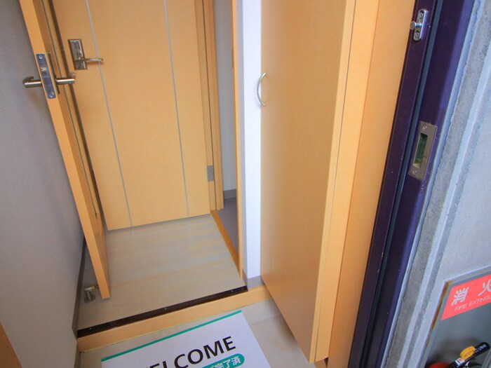 物件内観写真15　(玄関)