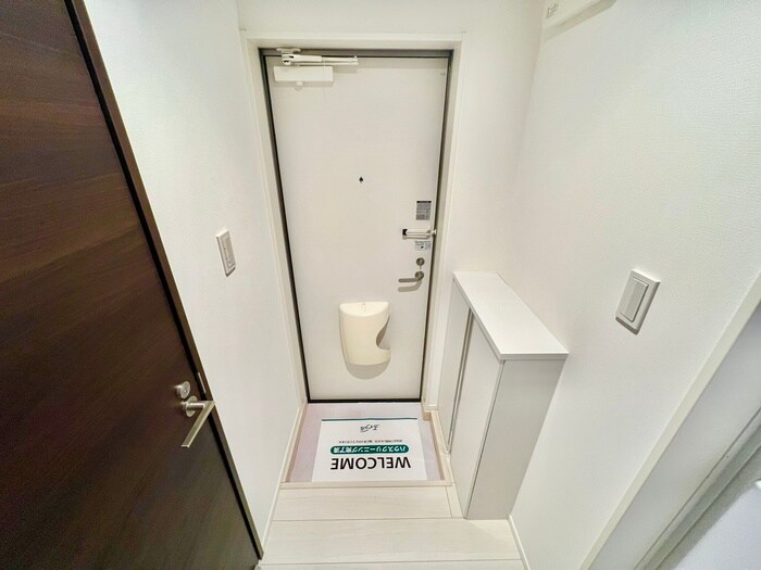 物件内観写真15　(玄関)