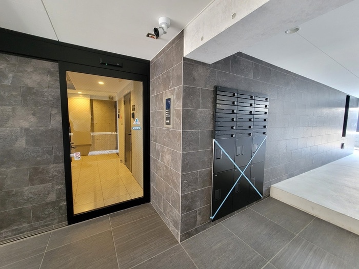 物件外観写真3　(エントランス部分)