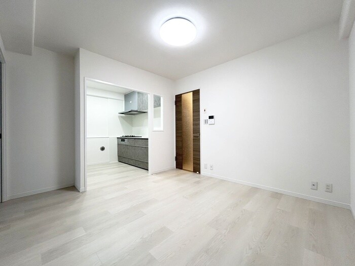 物件内観写真2　(居室)