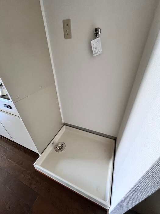 物件内観写真9　(洗濯機置場)