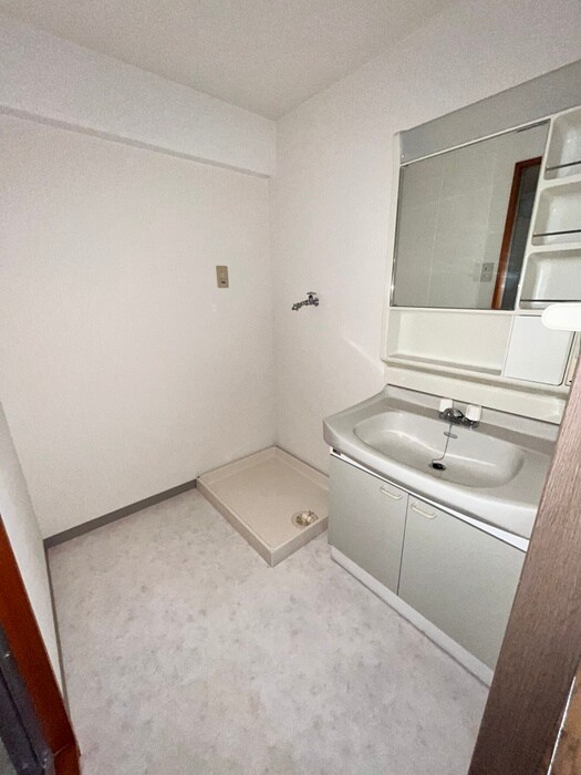 物件内観写真10　(洗濯機置場)