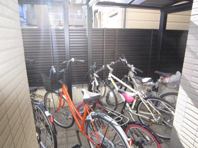 物件外観写真6　(駐輪場)