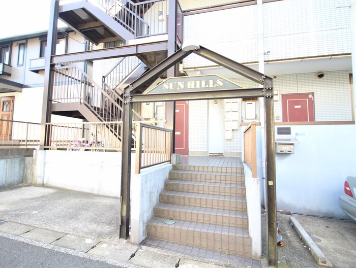 物件外観写真5　(エントランス部分)