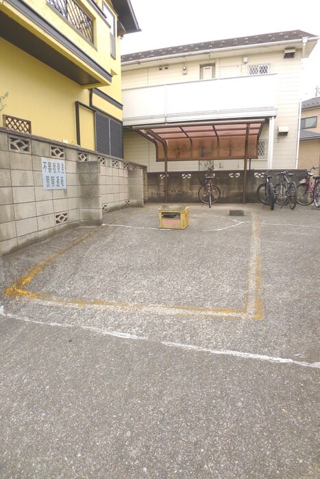 物件外観写真6　(駐車場)
