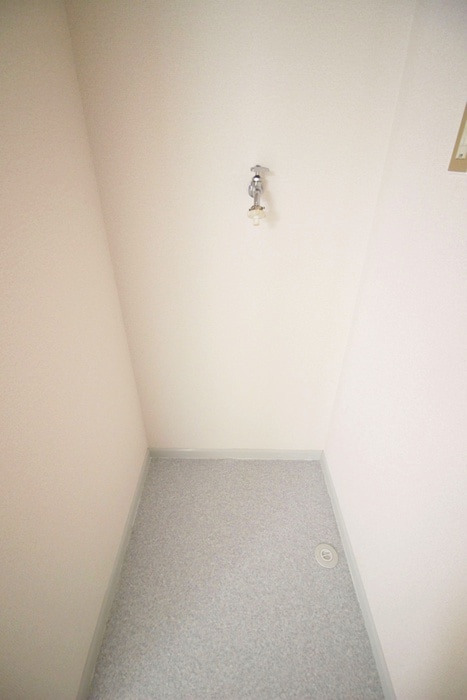 物件内観写真16　(洗濯機置場)