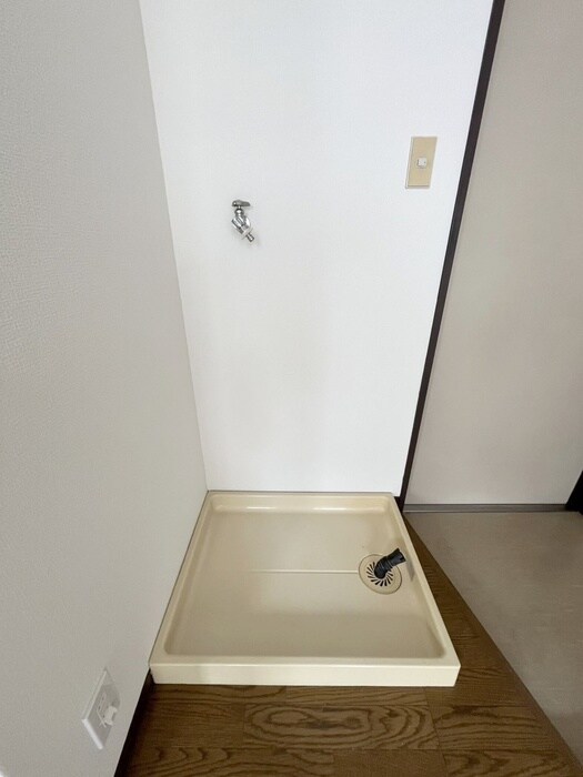 物件内観写真16　(洗濯機置場)