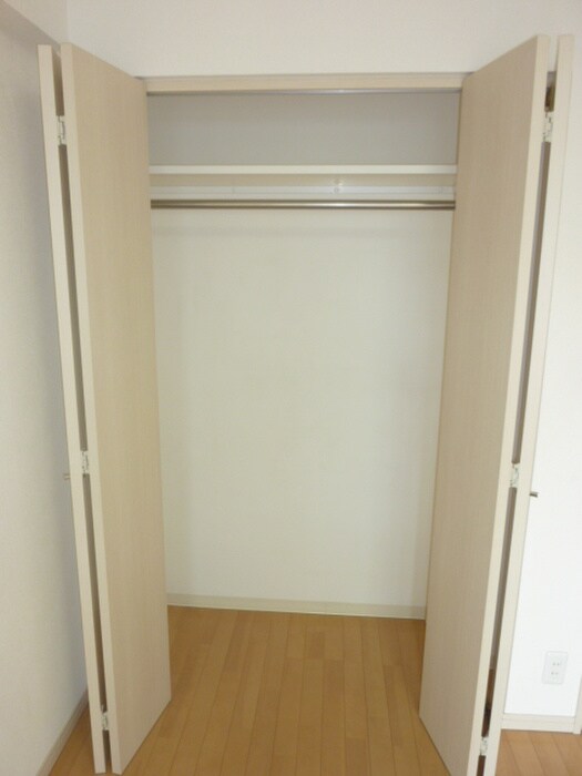 物件内観写真12　(収納)