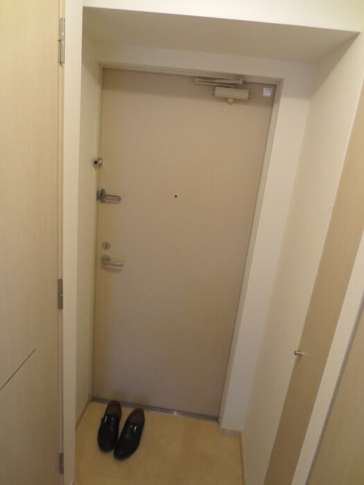 物件内観写真13　(玄関)