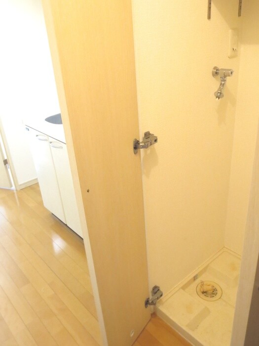 物件内観写真15　(洗濯機置場)