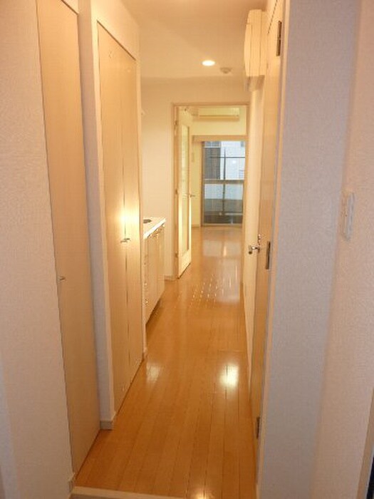 物件内観写真16　(廊下)