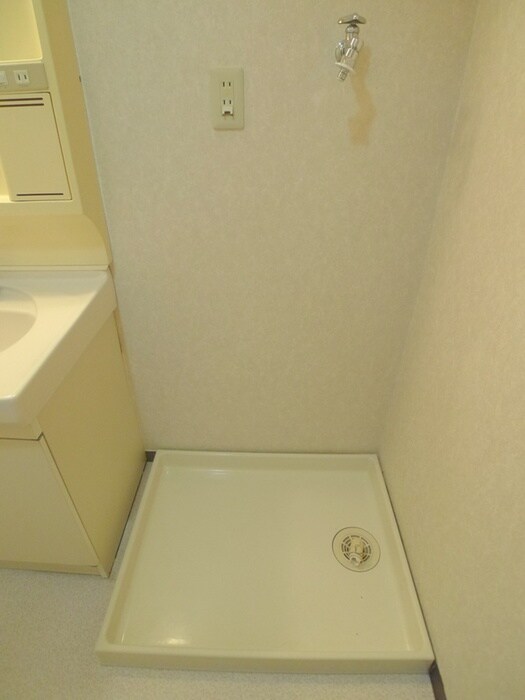 物件内観写真14　(洗濯機置場)