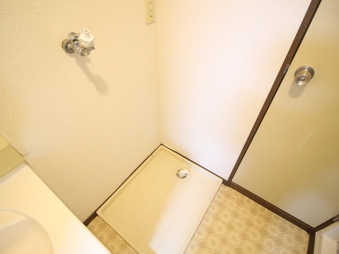 メゾン・リヴィエールの洗濯機置場