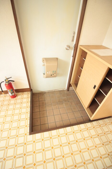 物件内観写真14　(玄関)