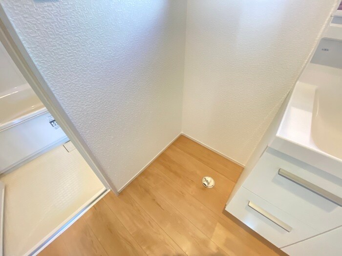 物件内観写真12　(洗濯機置場)