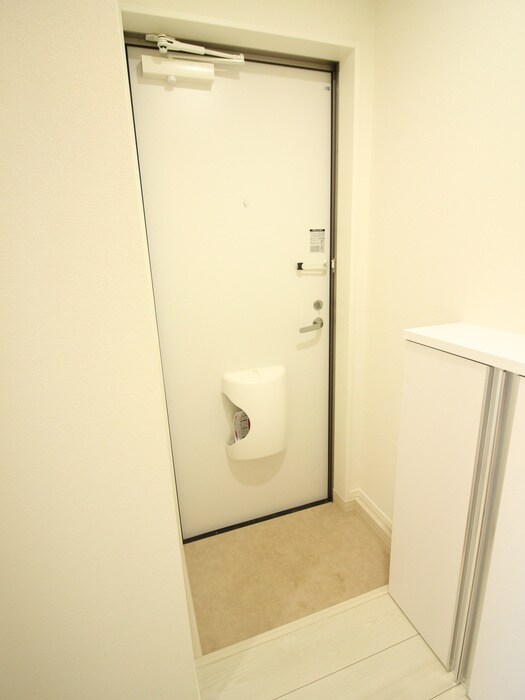 物件内観写真17　(玄関)