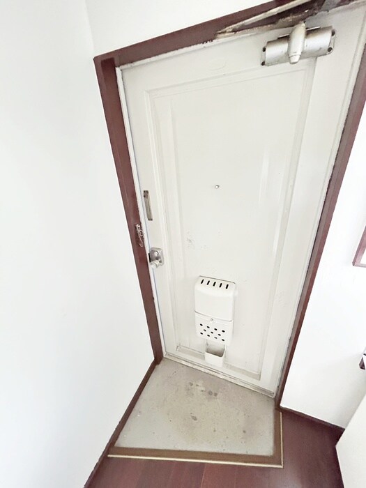 物件内観写真12　(玄関)