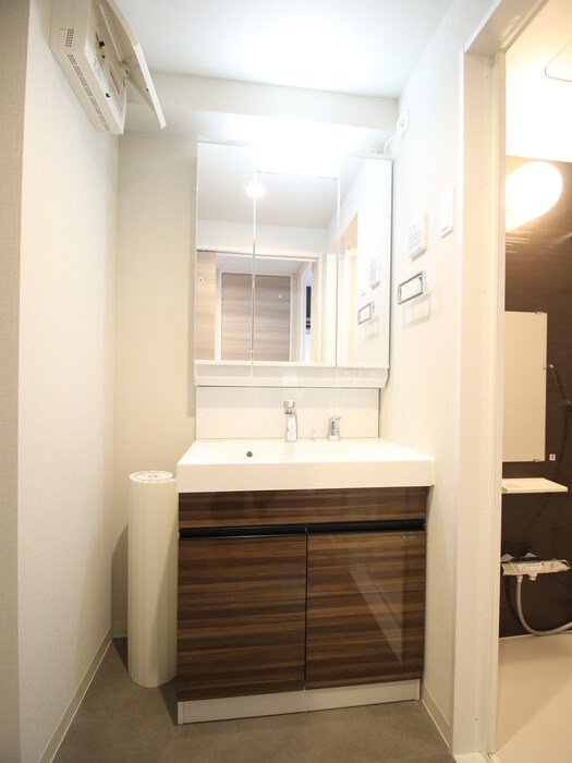 物件内観写真8　(洗面)