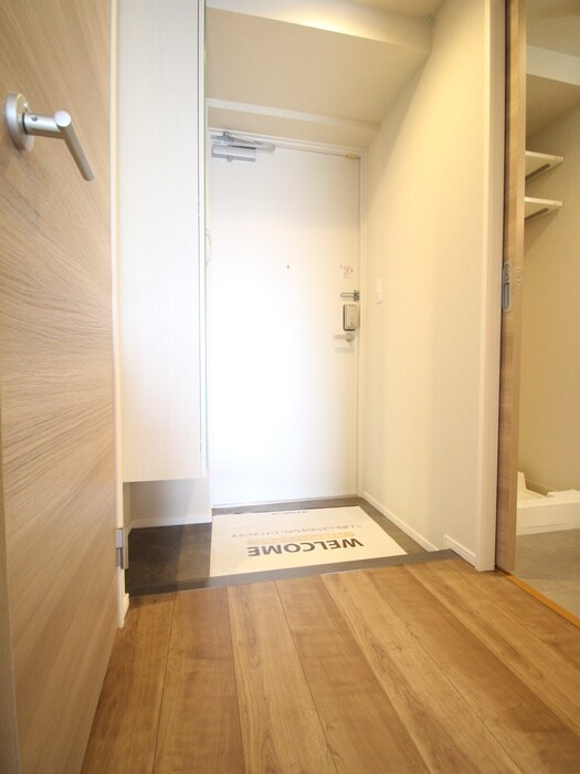 物件内観写真17　(玄関)