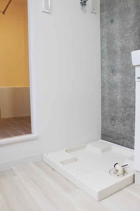 物件内観写真8　(洗濯機置場)